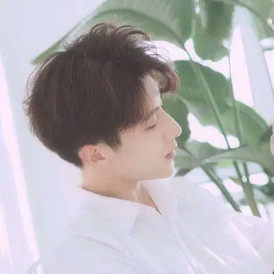 2022男生白衬衫小清新头像