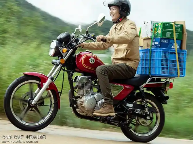 济南铃木悍道gn150,红色令人记起1995前望江铃木gn250.