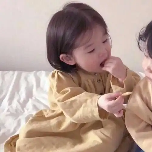 萌娃情侣头像,萌娃一左一右情侣头像,小朋友情侣头像,超可爱的头像