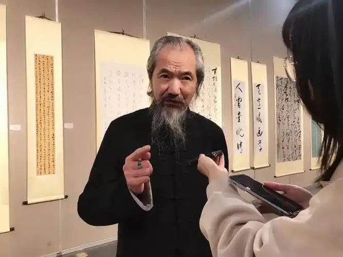 标准草书学社常务副社长,也是于右任先生首创"标准草书"的第三代传人