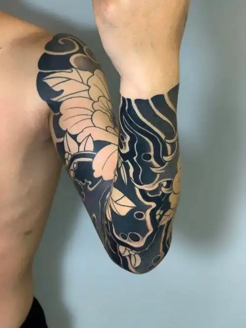 日式传统牡丹花臂