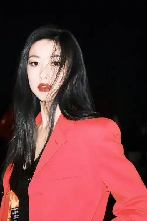 自律!名媛辣妈朱珠近况复出有点不自信,参加浪姐漂亮瘦了20斤_时尚_身