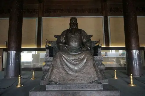 明成祖朱棣雕塑