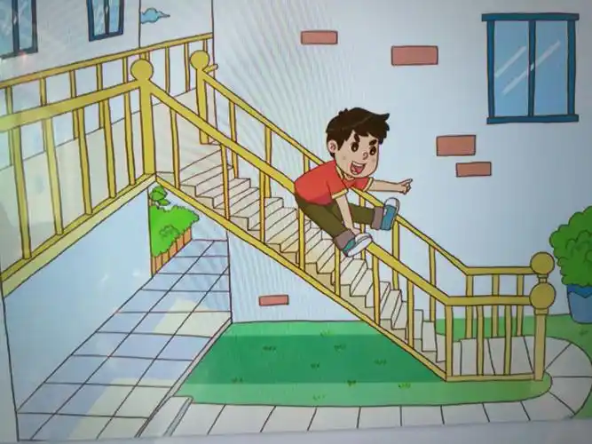 育红幼儿园中班安全主题活动——上下楼梯