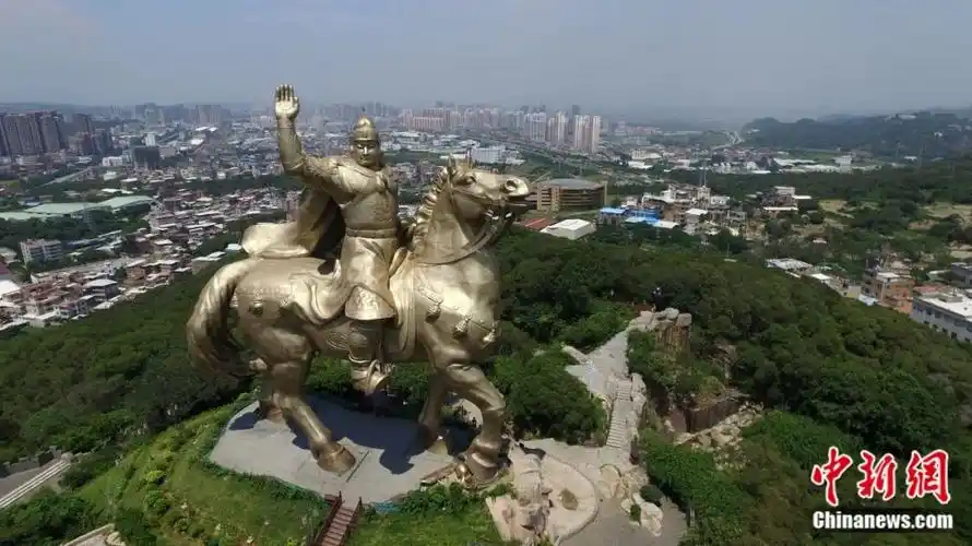 福建泉州大坪山顶的郑成功铜像.视觉中国供图