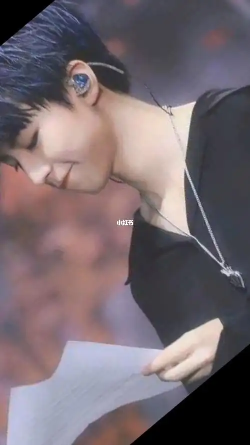 祖师爷锁骨照谁懂一下99#王俊凯  #宝藏男孩王俊凯  #从开始到未来