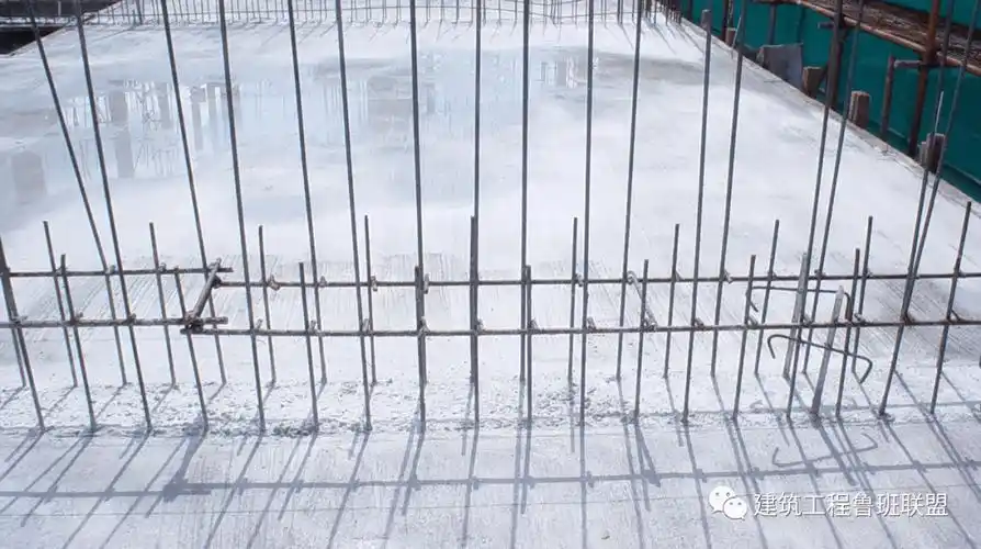 定位梯子筋节点图水平梯子筋示意图墙体钢筋尺寸的定位采用废料钢筋