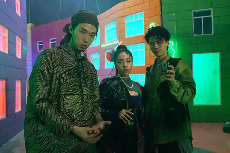 w8ves厂牌全新单曲《sometimes》趣味上线 轻松律动注入无限活力