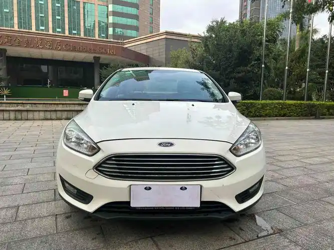 福特 福克斯  2015款 三厢 1.6l 自动舒适型图片