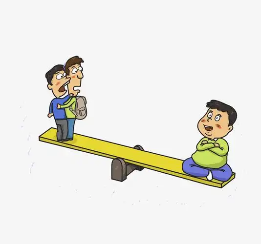 站在跷跷板的男士