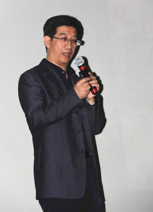 自治区党委讲师团团长郝彤为银川能源学院师生作《不忘初心 继续前行