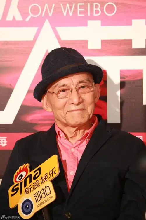 组图:83岁游本昌对话新浪娱乐 赞papi酱命运好_高清图集_新浪网