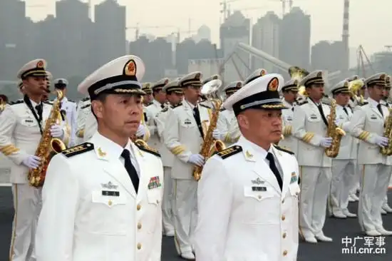 "辽宁舰"舰长政委正式公开亮相