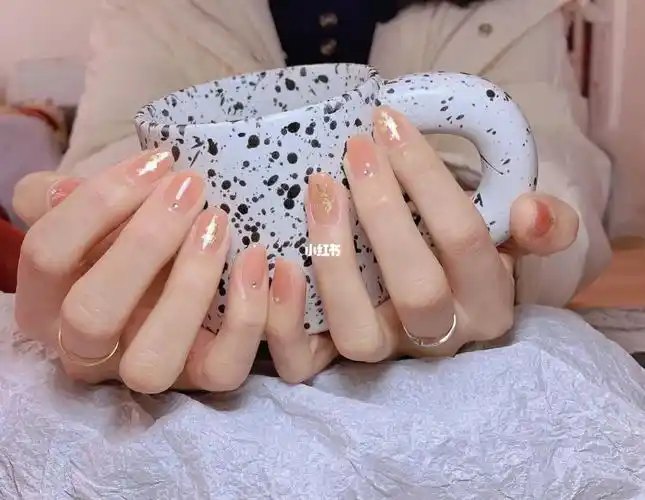 美甲  #显白美甲  简简单单也很精致