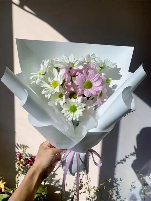 花束包装教程一看就会的韩式小雏菊花束