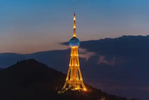 西宁高原明珠电视塔景观