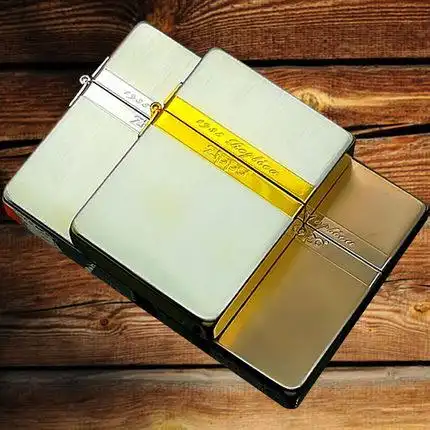 代购零哈里伯顿zippo芝宝打火机木盒子里2005年罕见男士收藏_7折现价