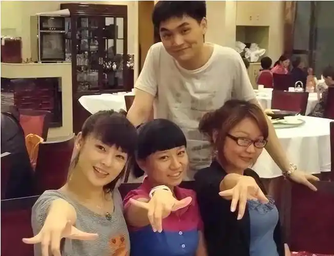 发仔记容晖男版杨超越只因像导演的朋友而获得主演