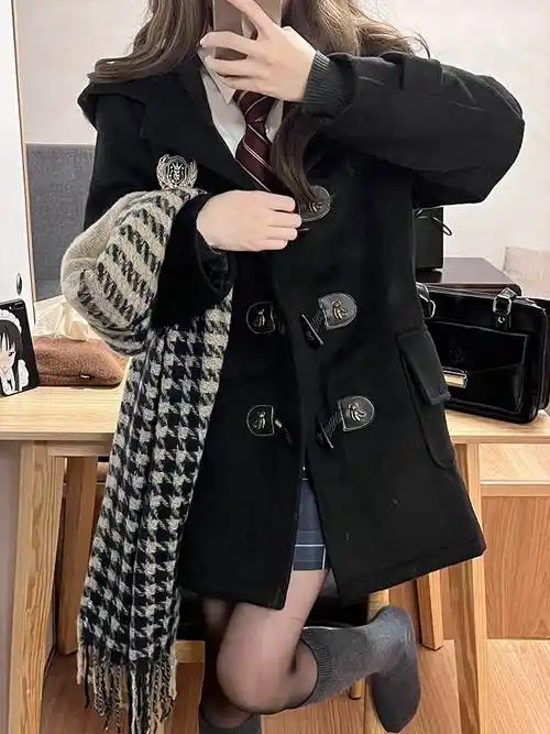 花千猪原创 学院风牛角扣大衣外套冬黑色女毛呢jk制服中长款大衣