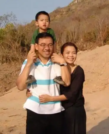 和晶和女儿美妞.赵忠祥全家福.张泉灵和女儿.鲁健一家.