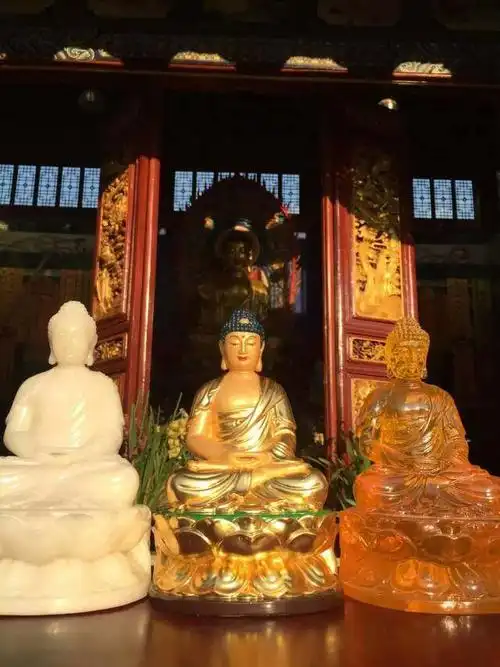 万佛殿,供奉认捐"万尊佛像"活动,进行中.2),每尊佛供奉功德"2仠圆".