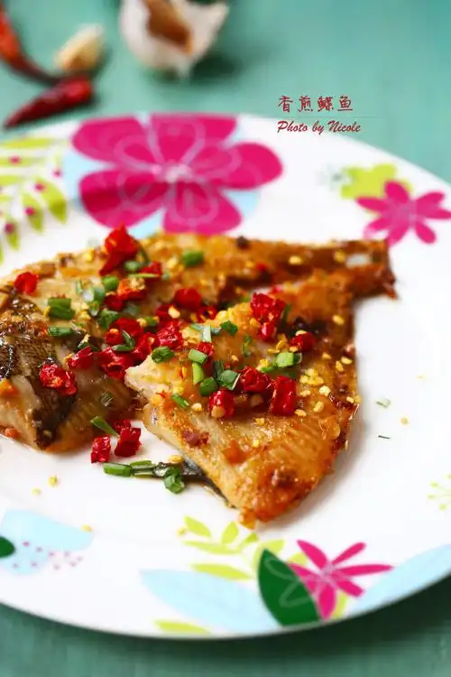 香煎鲽鱼的做法_香煎鲽鱼怎么做_香煎鲽鱼的家常做法_nicole的生活书