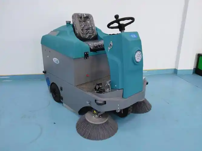 依晨清洁驾驶式扫地车商业街仓库工厂电动驾驶式扫地车地面清扫车yzjs