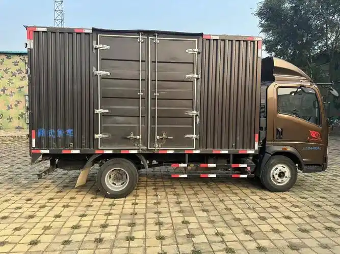 20年重汽4.2米厢式半包围货车二手车价格 - 抖音