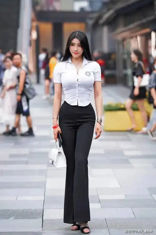 原创130斤微胖女神刘太阳身材紧致女人味十足