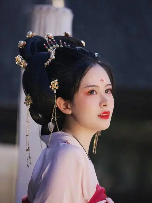 孤领这十万兵马,不是来跟你打仗的""孤是来提亲的""孤 只要永安公主"