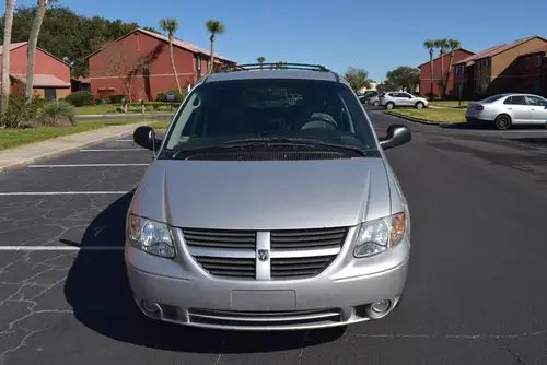 回国卖车-道奇七座商务车