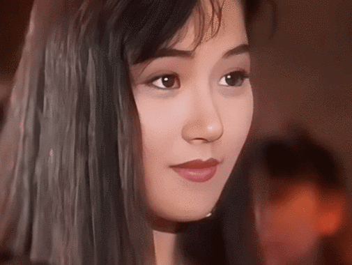 万绮雯脸大鼻梁低算不算大美人?看她和周慧敏合照就有答案