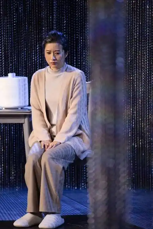 艺起前行·云上剧场 | 今晚播放《房间》_女性_李晨涛_陈天然