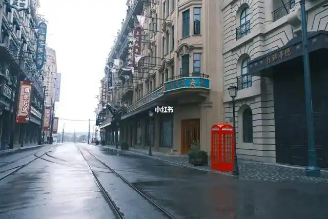 是来到了黄公馆,见到了黄金荣这个对他来说意义重大的旧上海的大人物