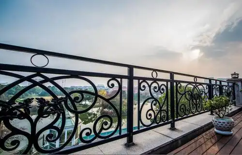铁艺阳台栏杆 3d立体花型 弧形栏杆