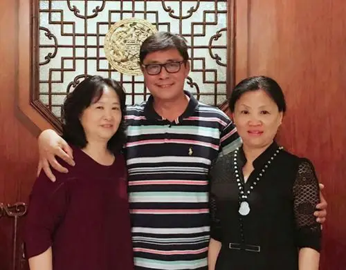 京的原南中《红灯记》剧组施朝,张瑞生,姜伟华,赵琼和施朝的丈夫索毅