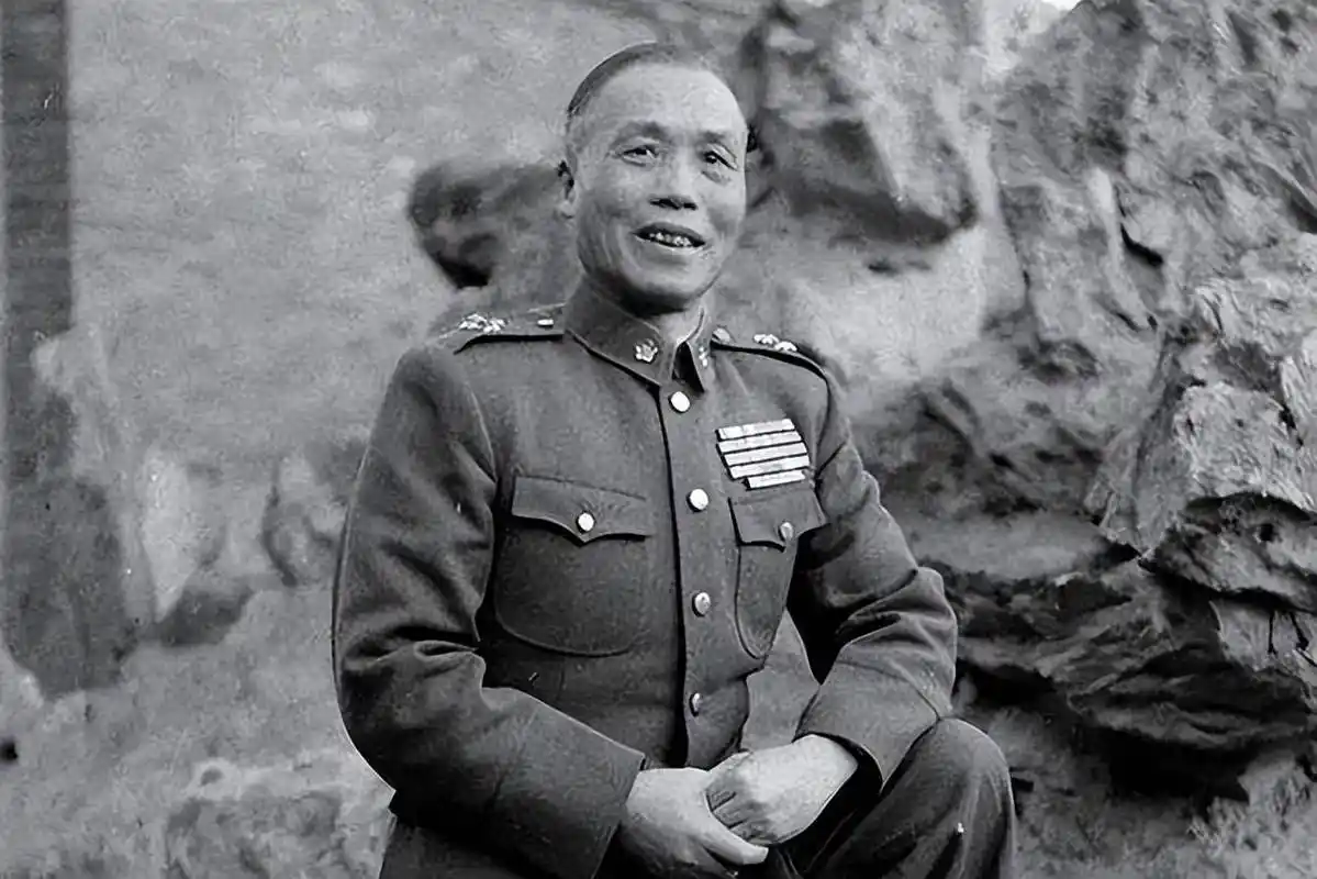 原创李宗仁有3个老婆大老婆活到102岁次妻是校花75岁娶27岁娇妻