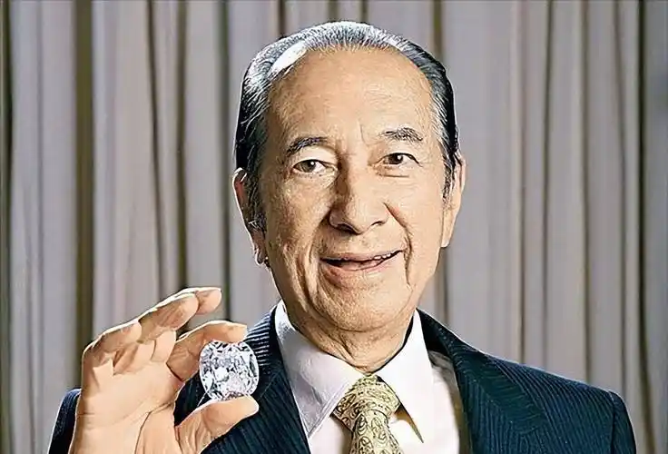 赌王扶灵,曾扬言:没我澳门一切都是假的,包括何鸿燊_母亲_香港_战争