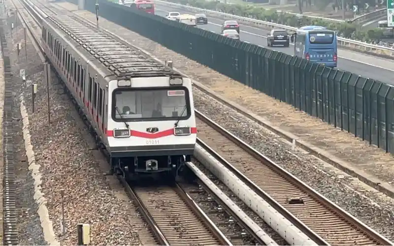 北京地铁dkz4(g)型列车通过八通线天桥合集