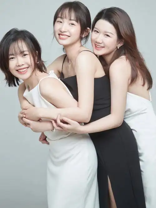 现在正在分手中三人闺蜜合影