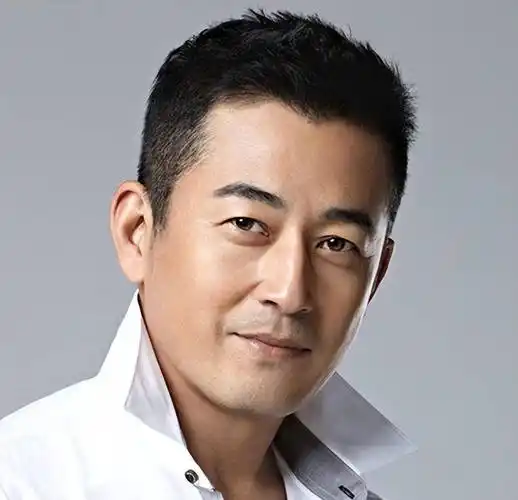 原创那年2004年王志飞被小16岁的张歆艺吸引回家就要和妻子分手