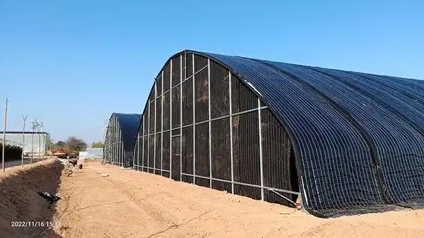 大跨度椭圆管拱棚是近几使用最为广泛的一种大棚,椭圆管的受力结构