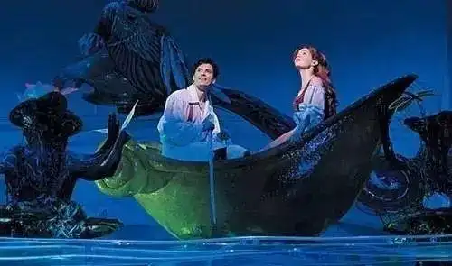 boggess她就是是音乐剧《小美人鱼》里的人鱼公主她是《歌剧魅影》25