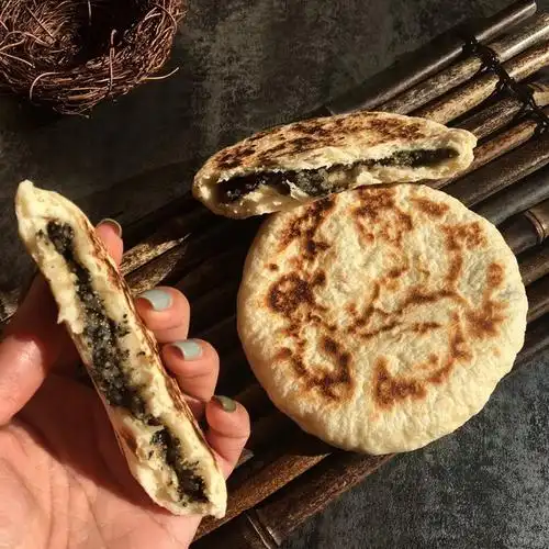 hlele0723做的绵软劲道,能吃到面粉纯净香味的——官渡粑粑·圆满素食