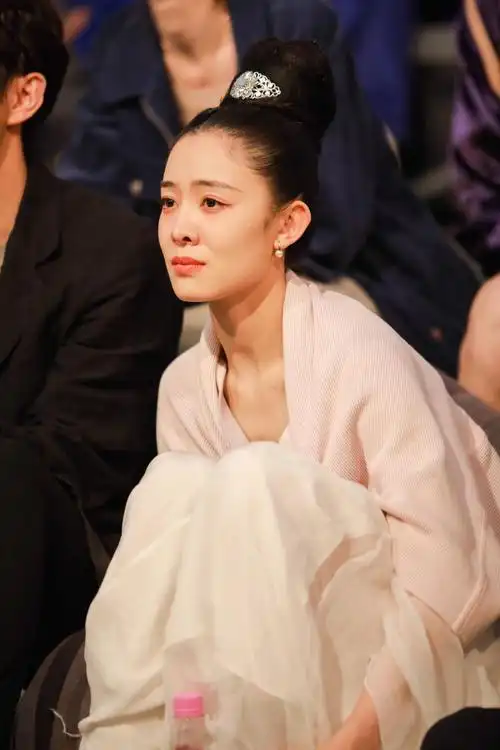 华宵一:在她的舞蹈和一颦一笑间,终于懂得古代昏君的心态了!