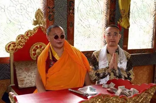 顶果钦哲仁波切转世 杨西仁波切雪谦寺,不丹最大的比丘尼寺院,由雲上