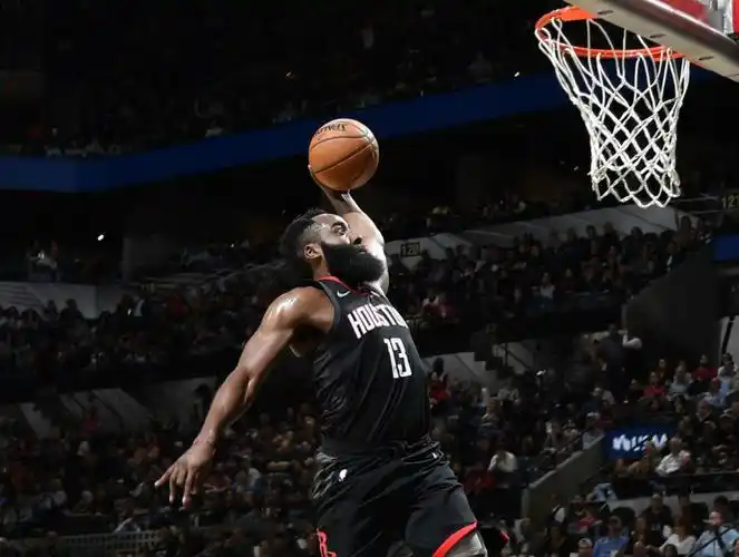 尽管历史上投篮命中率很低哈登还是下降了50