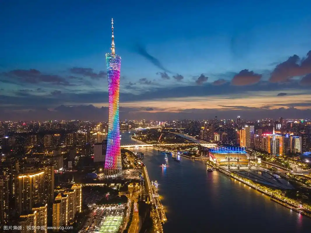 广州塔市中心城市天际线全景高视角俯瞰摩天大楼建筑金融商务区