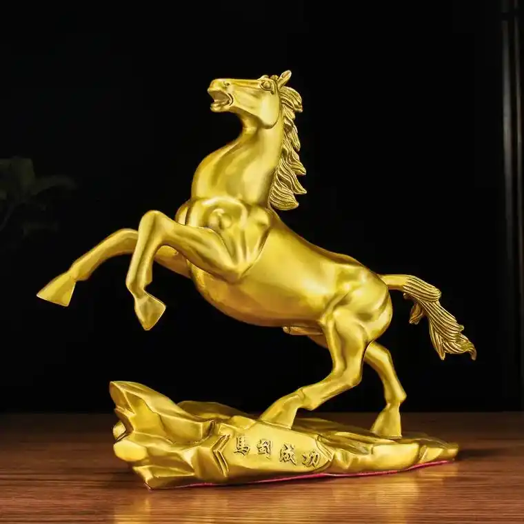 马到成功,寓意非凡.这件铜马摆件黄铜打造,工艺精湛,外观精致 - 抖音