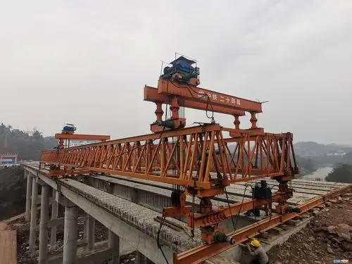 叙永园区项目部顺利完成龙凤桥预制t梁架设任务 实现双幅贯通